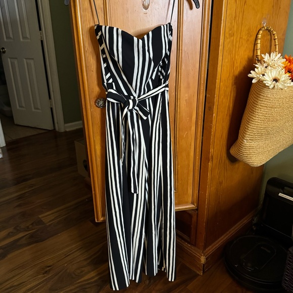 H&M Black and White Striped Jumpsuit - Picture 1 of 11